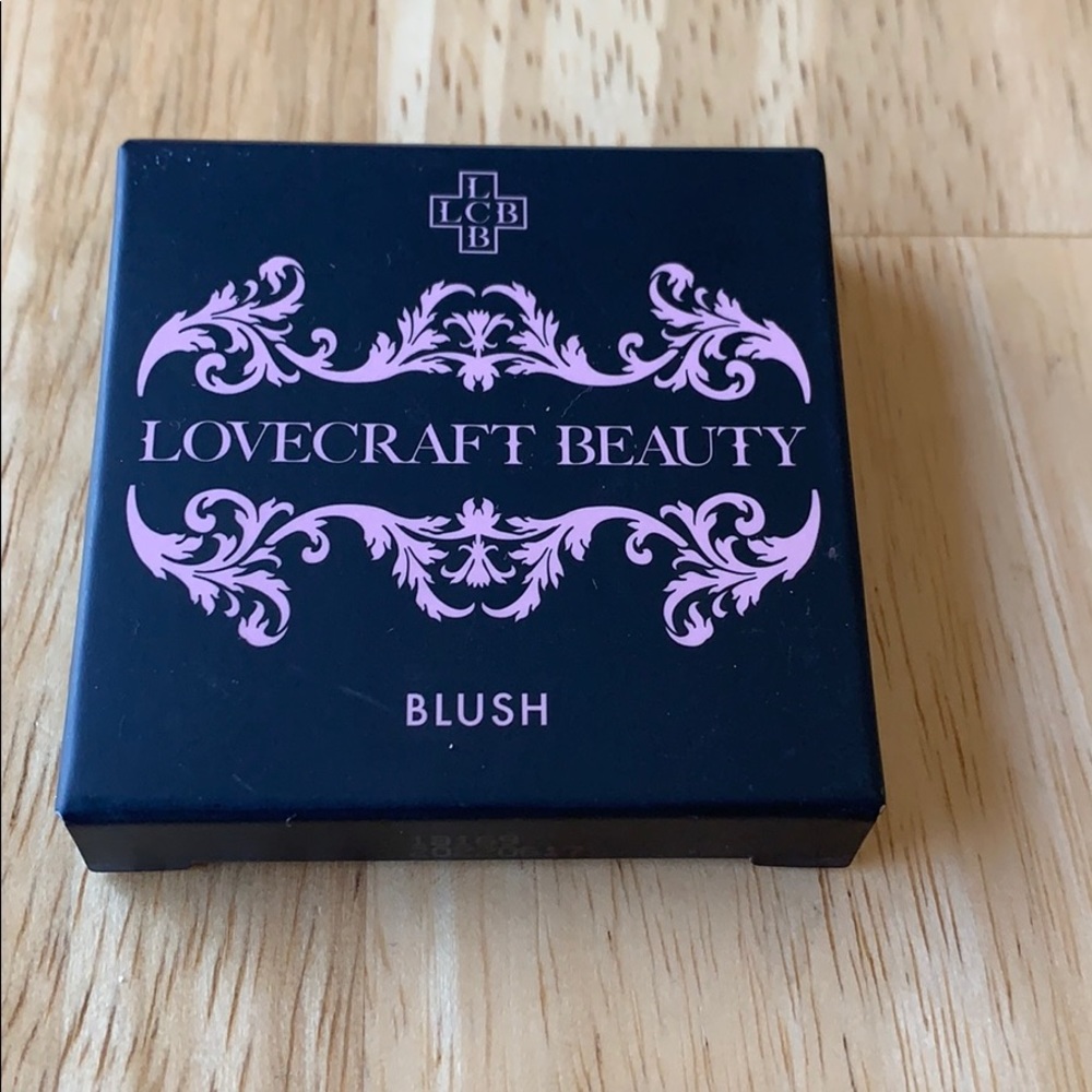 Lovecraft Beauty blush in Dauphine